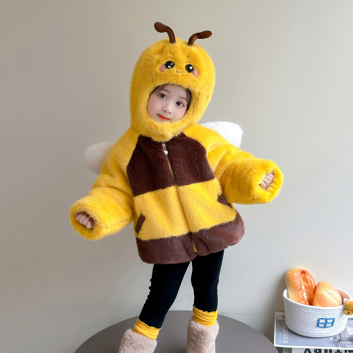 Cartoon Little Bee Girl Cotton - đánh giá và giá Yours Clothing Summer Jackets